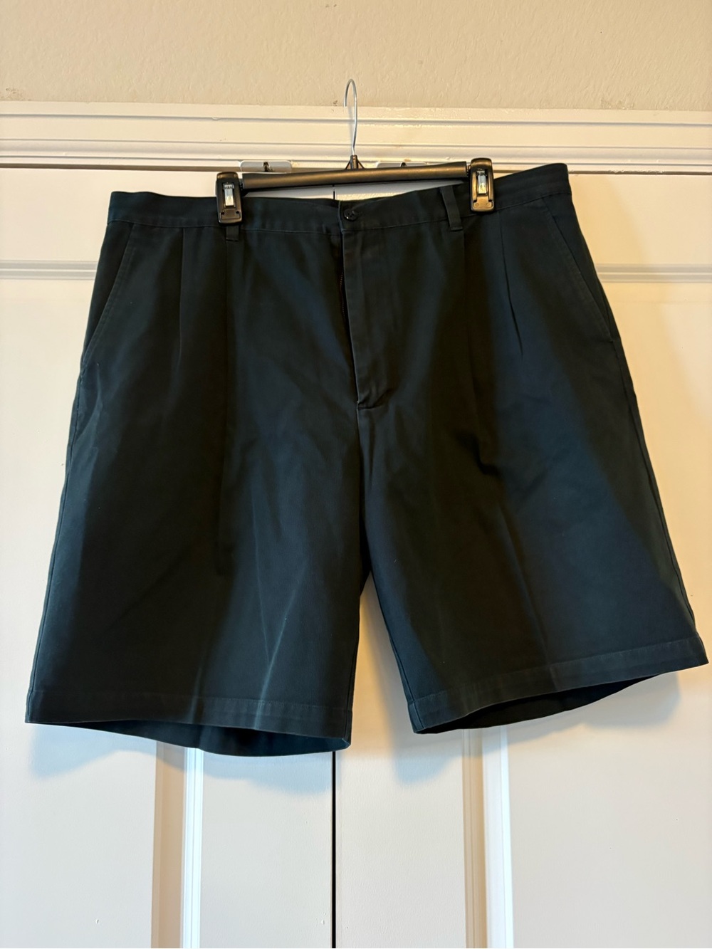 Dkny Men's Black Tailored Flat Front Shorts